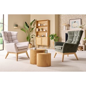 Fauteuil en tissu effet velours texturé jaune moutarde et bois clair brody