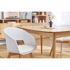 Chaise blanche et bois clair massif prisma