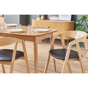 Chaises empilables en bois clair chêne et assises noires (lot de 2) lova