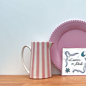 Pichet, carafe ou vase à rayures roses