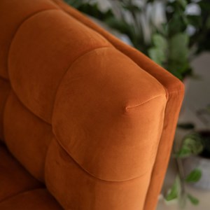Canapé 2 places en velours orange curcuma - mona