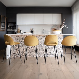 Lot de 2 chaises pour îlot central 65 cm en velours jaune - misty