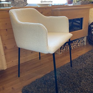 Fauteuil blanc en tissu effet laine bouclette - glam
