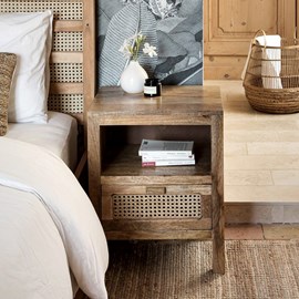Table de chevet en cannage et bois, 1 tiroir et 1 niche - tiki