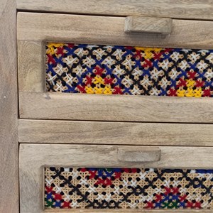 Table de chevet 2 tiroirs en manguier et cannage coloré - massaï