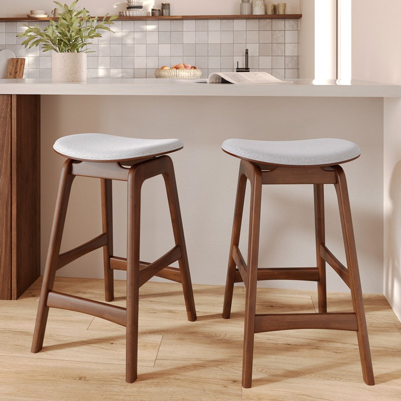Lot de 2 tabourets pour îlot central 65,5 cm en bois et tissu gris - jude