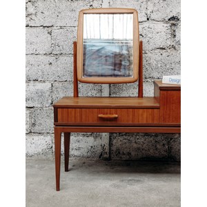 Louise, la coiffeuse en teck n°98