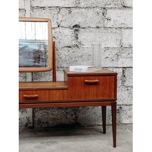 Louise, la coiffeuse en teck n°98