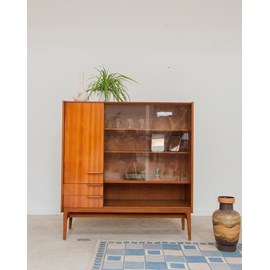 Victoria, la grande vitrine en bois n°75