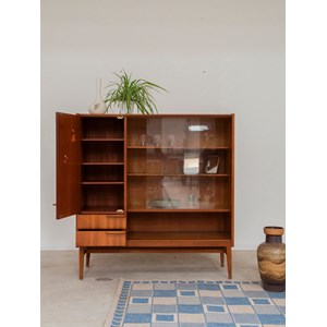 Victoria, la grande vitrine en bois n°75