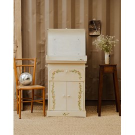 Louise, la coiffeuse en métal n°191