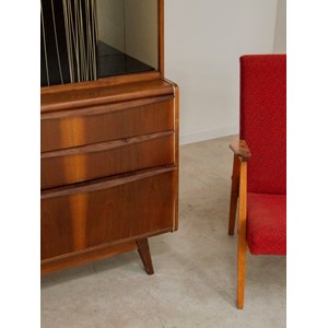 Grande vitrine en bois foncé n°76