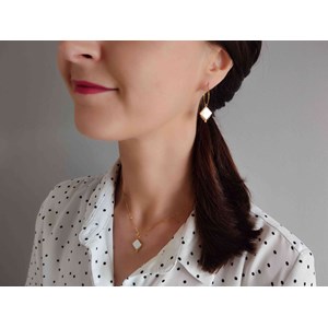 Boucles d'oreilles créoles losange nacre