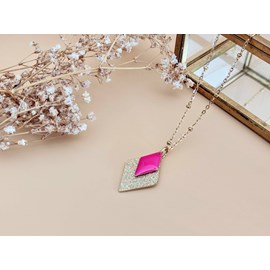 Collier pendentif losange rose