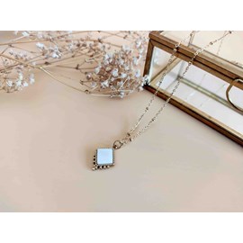 Collier pendentif losange nacre blanche