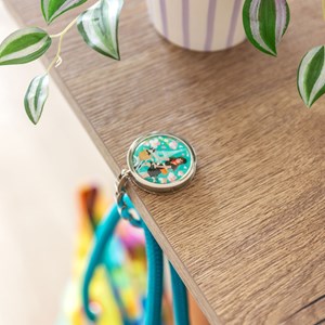 Accroche sac à main  bleu 2