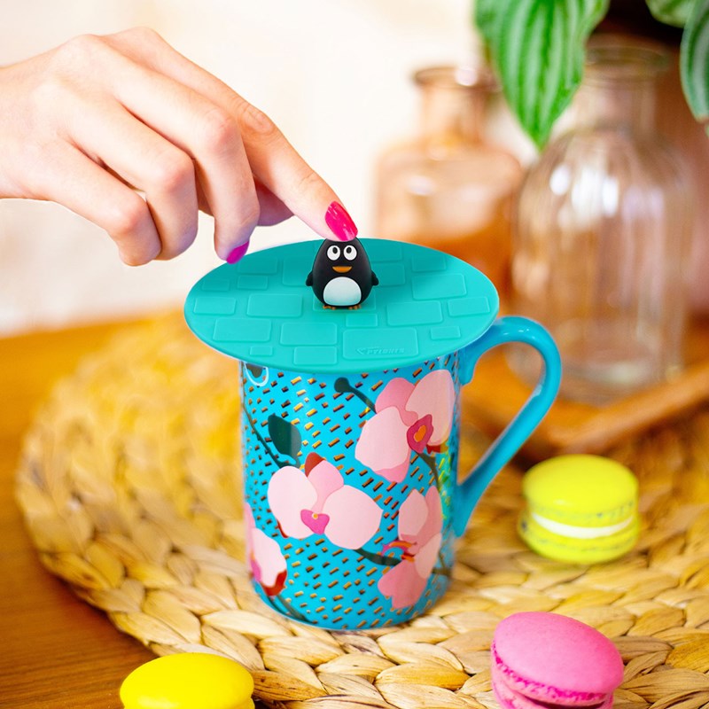 Couvercle silicone pour mug pingouin 2