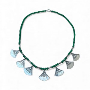 Collier shat shat touareg en argent et perles – bijou traditionnel