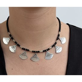 Collier shat shat touareg en argent et perles – bijou traditionnel