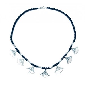 Collier shat shat touareg en argent et perles – bijou traditionnel