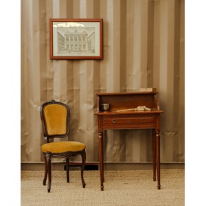 Coiffeuse en bois et son fauteuil en velours n°192