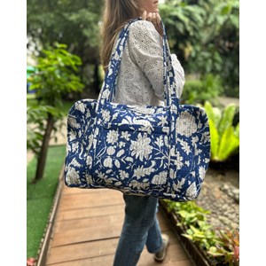 Sac week-end ou à langer lola bleu impérial floral
