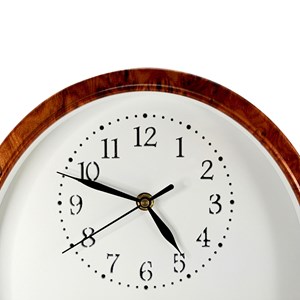 Horloge lumineuse à poser effet bois - demi-cercle 26 cm - led chaude -