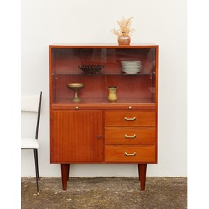 Victoria, la vitrine en bois n°82