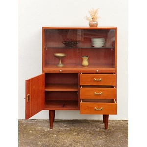 Victoria, la vitrine en bois n°82