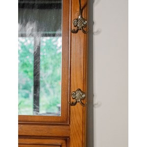 Max, le porte-manteau en bois n°203