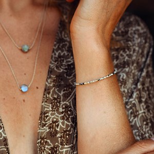 Bracelet en pierre de jaspe dalmatien véritables