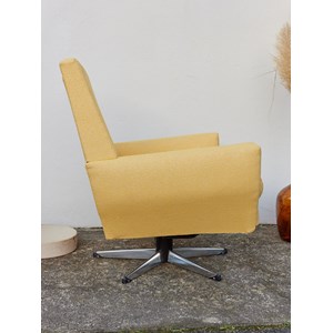 Jakob, le fauteuil en tissu n°708