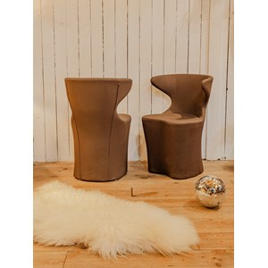 Paire de fauteuils marron n°703