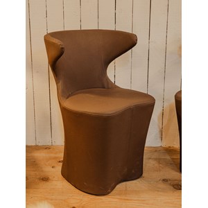 Paire de fauteuils marron n°703