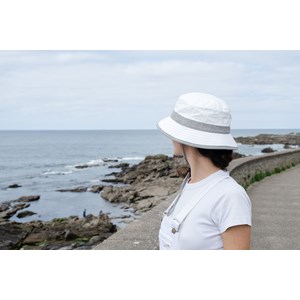 Bob mixte certifié anti-uv upf50+ et anti-chaleur blanc et gris souris 59/61