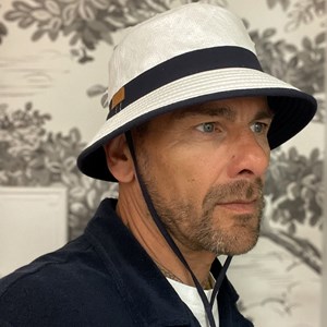 Bob mixte certifié anti-uv upf50+ et anti-chaleur blanc et marine 61/63