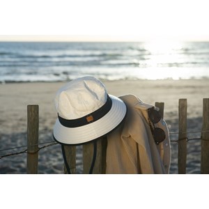 Bob mixte certifié anti-uv upf50+ et anti-chaleur blanc et marine 61/63