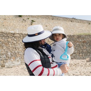Chapeau mixte bord 10cm certifié anti-uv upf50+ et anti-chaleur marine 55/57