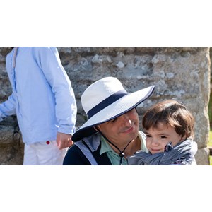 Chapeau mixte bord 10cm certifié anti-uv upf50+ et anti-chaleur marine 55/57