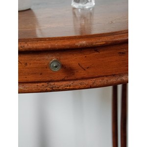 Table d'appoint en bois n°548