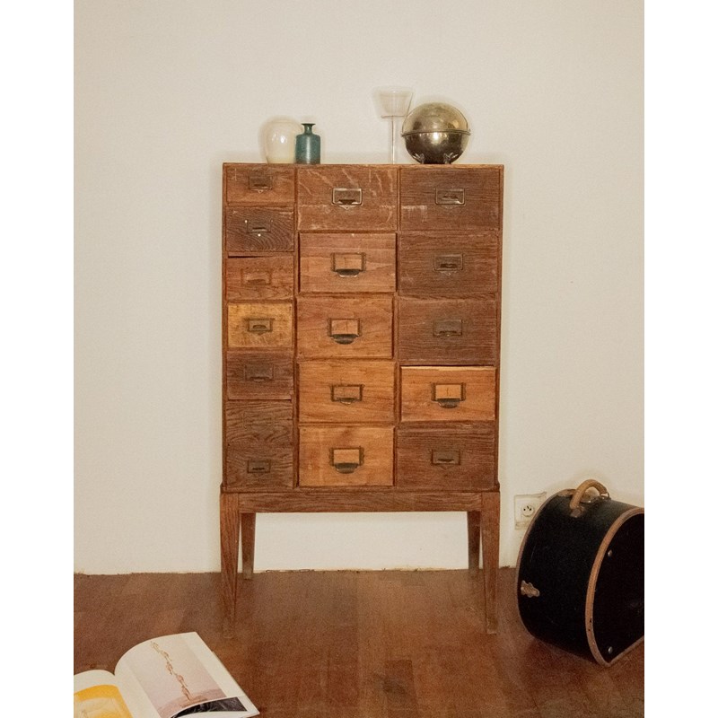 Debongout - Grand meuble de métier en bois n°171