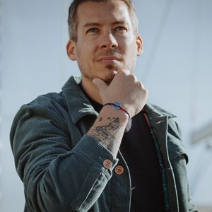 Bracelet cordon anneau - le messager