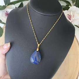 Collier lapis lazuli doré – intuition, rayonnement et paix intérieure