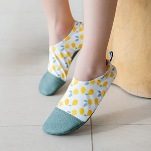 Chaussons tout-terrain les petits citrons jaunes (pointures 21-23)