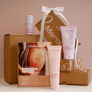 Coffret cadeau mes essentiels grossesse kit femme enceinte et future maman -omum
