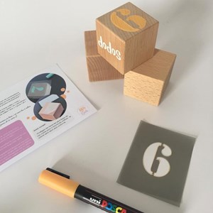 Cubes étapes calendrier bébé enfant bois