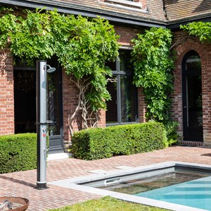 Douche solaire fidgi noire et argent 35l