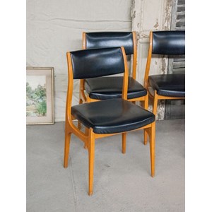 Lot de 4 chaises scandinaves n°1095