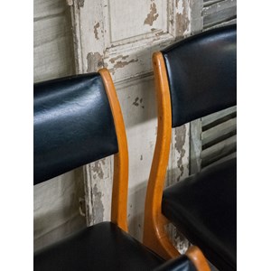 Lot de 4 chaises scandinaves n°1095