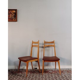 Paire de chaises scandinaves n°1104